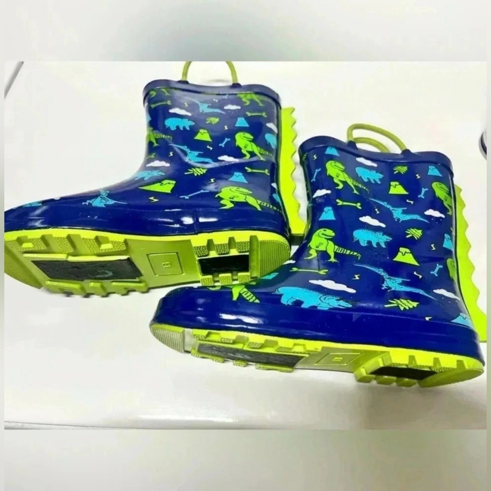 Dinesours kids rain boots size 13 New perfect for outdoor , gardening etc
